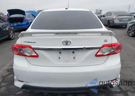 2011 Toyota Corolla S z USA, uszkodzony, nr VIN 2T1BU4EE7BC695661